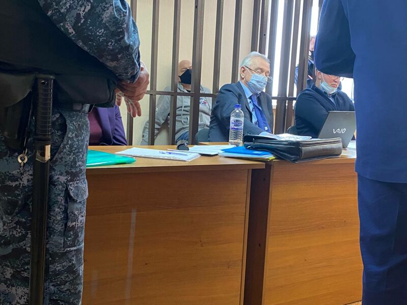 Адвокаты главы самарской полиции пытаются доказать, что его оговорили
