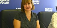 Член «Единой России» и директор гимназии №3 Светлана Ильина напомнила, как сложно собрать детей в школу