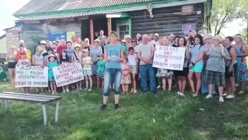 Азаров не слышит стоны избирателей даже перед выборами