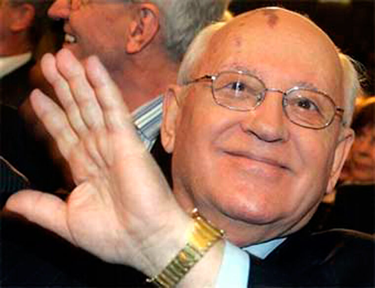 Михаил Дегтярёв поднял руку на Михаила Горбачёва
