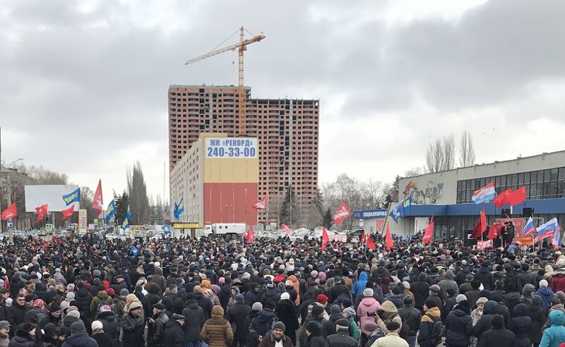 Четыре тысячи горожан отправляли «Коленьку Меркушкина» в отставку и провожали в Мордовию
