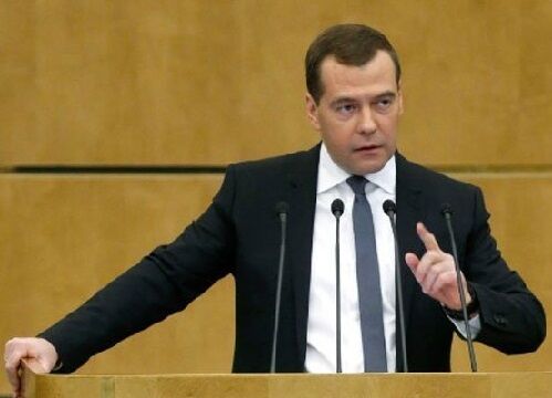 Честный непреходящий политик Медведев отказался комментировать «лживые продукты политических проходимцев»