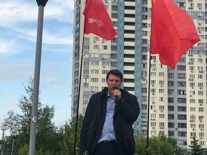 Коммунист Матвеев вынужден противостоять коммунисту Ряднову