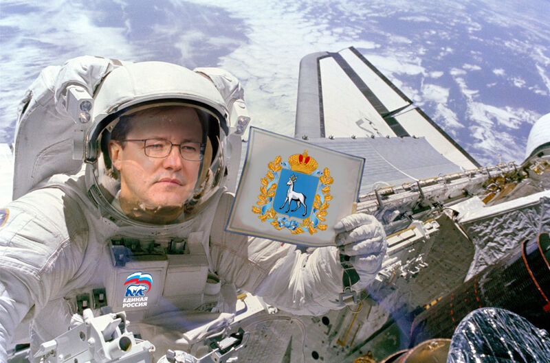 Азаров готов полететь в космос