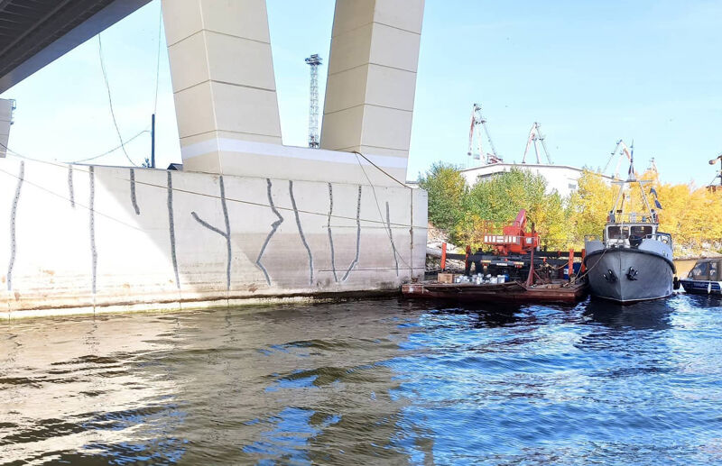 Фрунзенский мост напугал очевидца