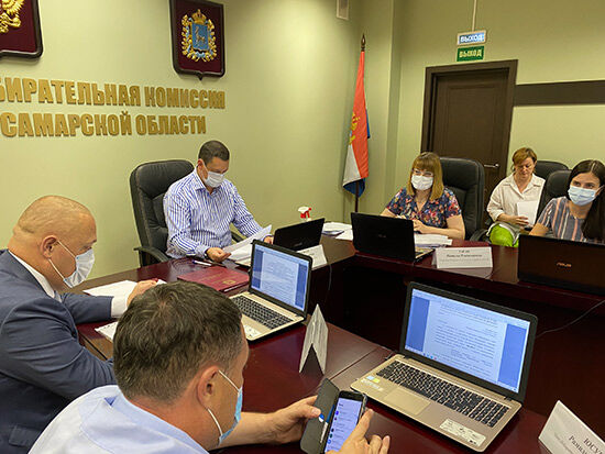 Избирком зарегистрировал первых кандидатов на выборы в Госдуму
