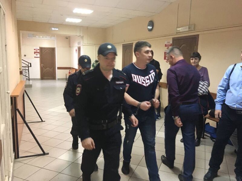 «Покидаю страну»: суд пересматривает дело брата экс-главы центра «Э» Нещадимова