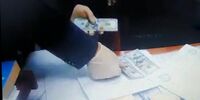 В Самаре иностранец пытался подкупить таможенника долларами