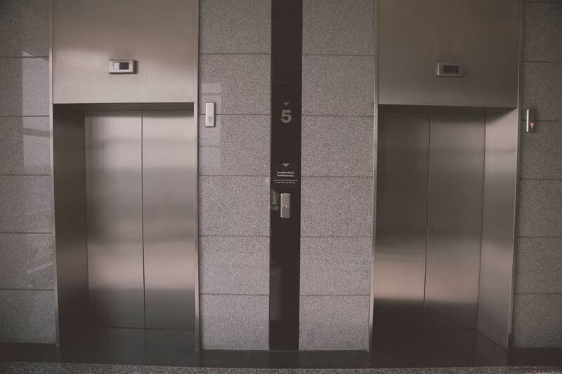 В Самаре и Тольятти планируют капитально отремонтировать лифты