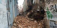 Жители Дома Калачева рассказали, почему рухнула стена дома