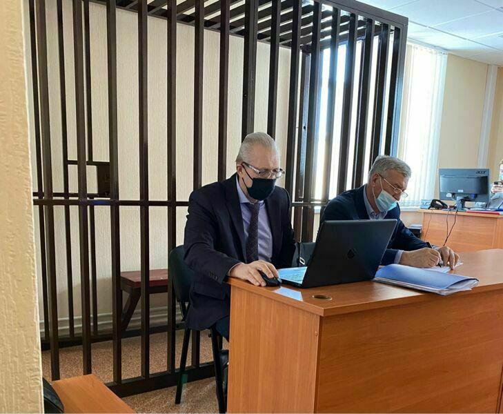 Владимира Филипенко признали виновным в совершении должностных преступлений