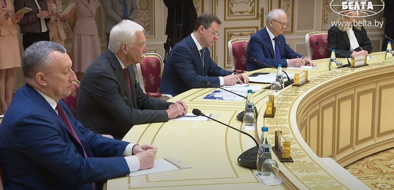 Лукашенко обещал показать, откуда начнется развитие АвтоВАЗа