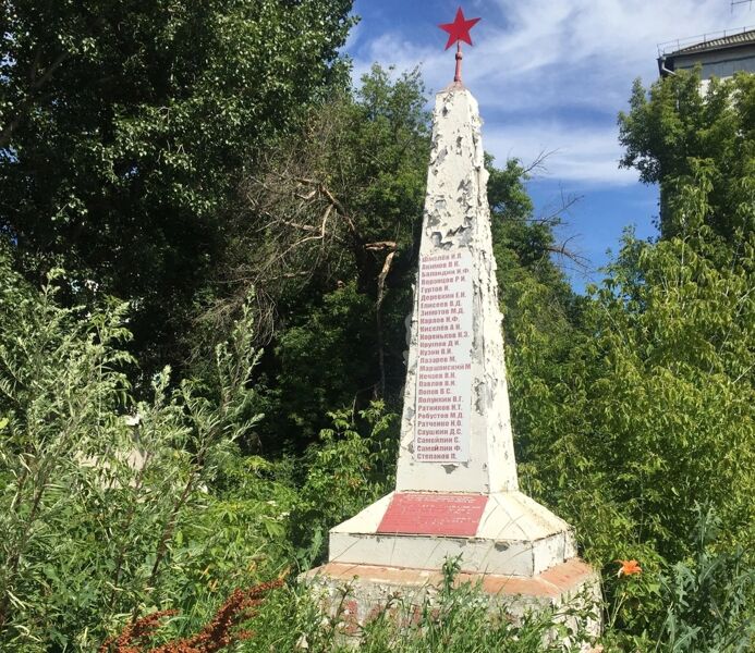 В Чапаевске продолжают разрушаться сразу несколько памятников