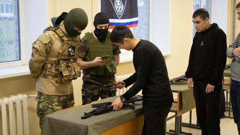 Активистов «ЗаВолгу» сделали «бойцами русской армии»