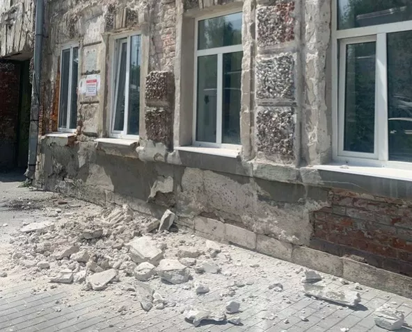 В Самаре обрушился фасад исторического здания в центре города
