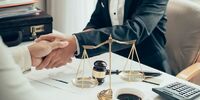 Экс-главу МП «Благоустройство» подозревают в незаконной оплате услуг адвокатов