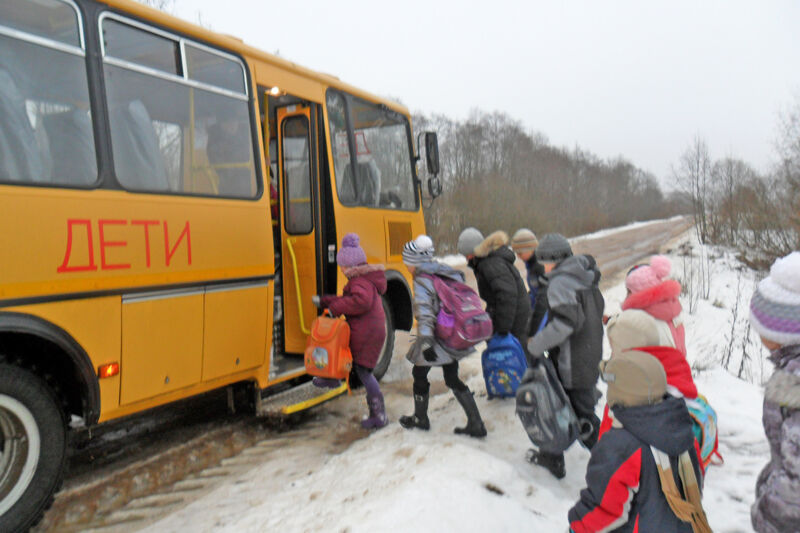 Школьники из Китежа самостоятельно добирались до удалённой от микрорайона школы