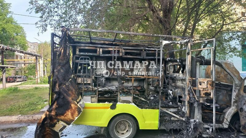 В Самаре сгорела дотла машина скорой помощи