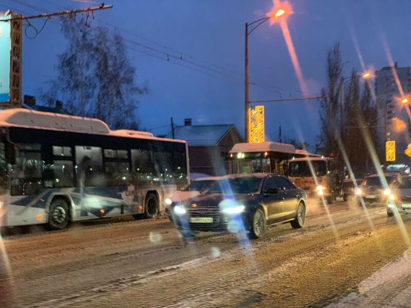 В Самарской области не справляются с последствиями снежного шторма