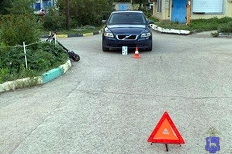 В Самаре двое детей на электросамокате попали в ДТП