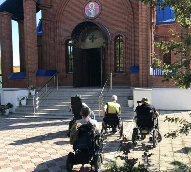 Инвалидам «спецоперации» недоступен храм в Рощинском