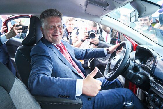 «АвтоВАЗ» приостановил продажи 5 тыс. Lada Largus