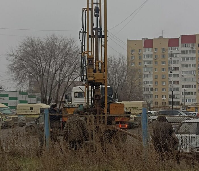 В 13-м микрорайоне застройщики пытаются втиснуть ещё многоэтажек